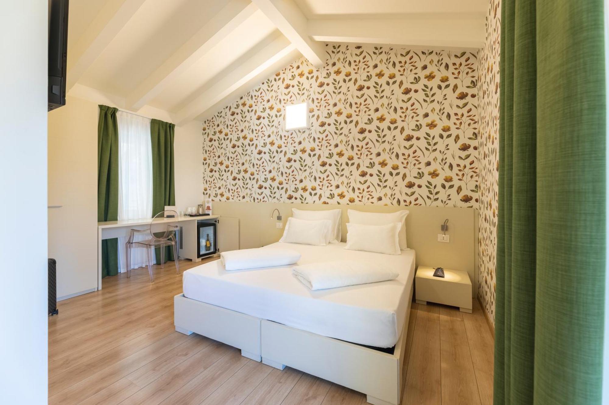 SeeLE Garda Hotel Torbole Sul Garda Exterior foto